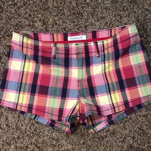 Abercrombie & Fitch Colorful Plaid Shorts, size 6